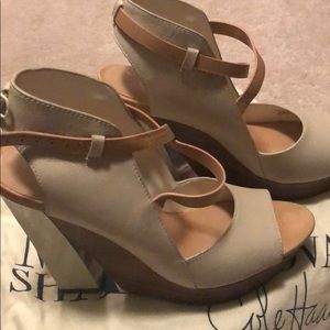 Super sexy and comfortable platform sandals